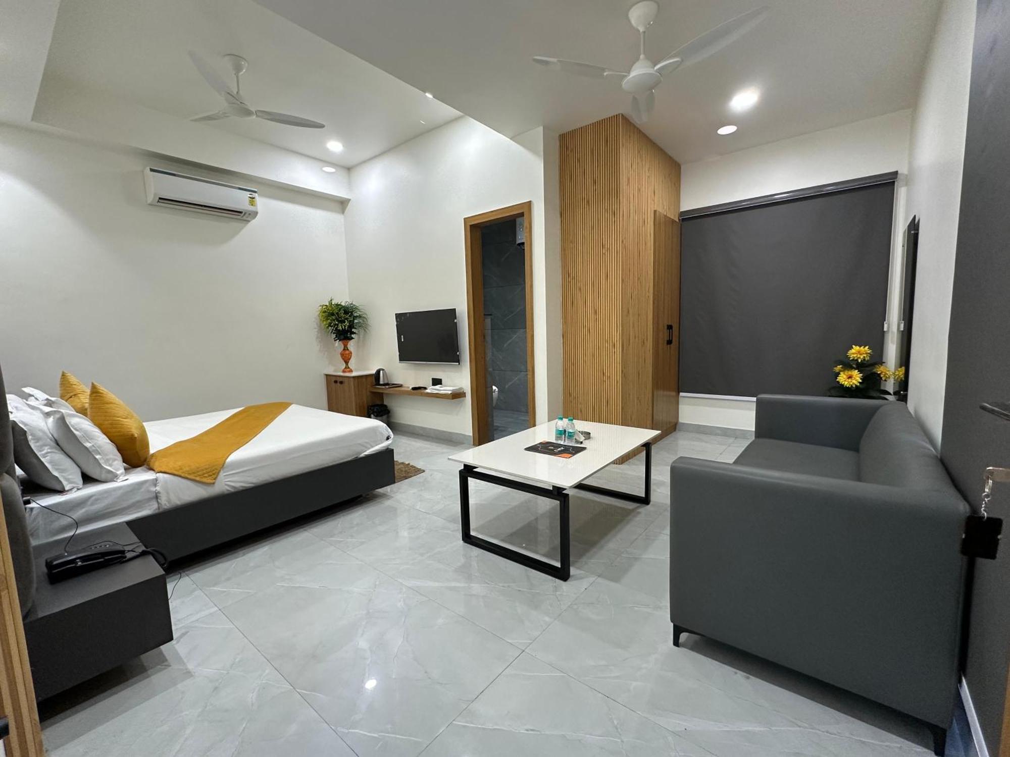 Hotel Sky Way Inn Hisar Luaran gambar